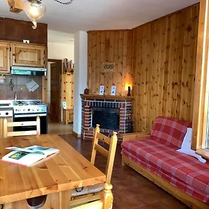 Appartamento Piccola Residenza By Holiday World, Oga